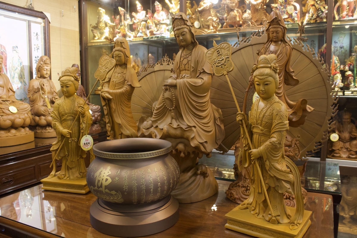 [ 佛具推薦 ] 聖靈光佛具 台北老字號佛具店推薦 神