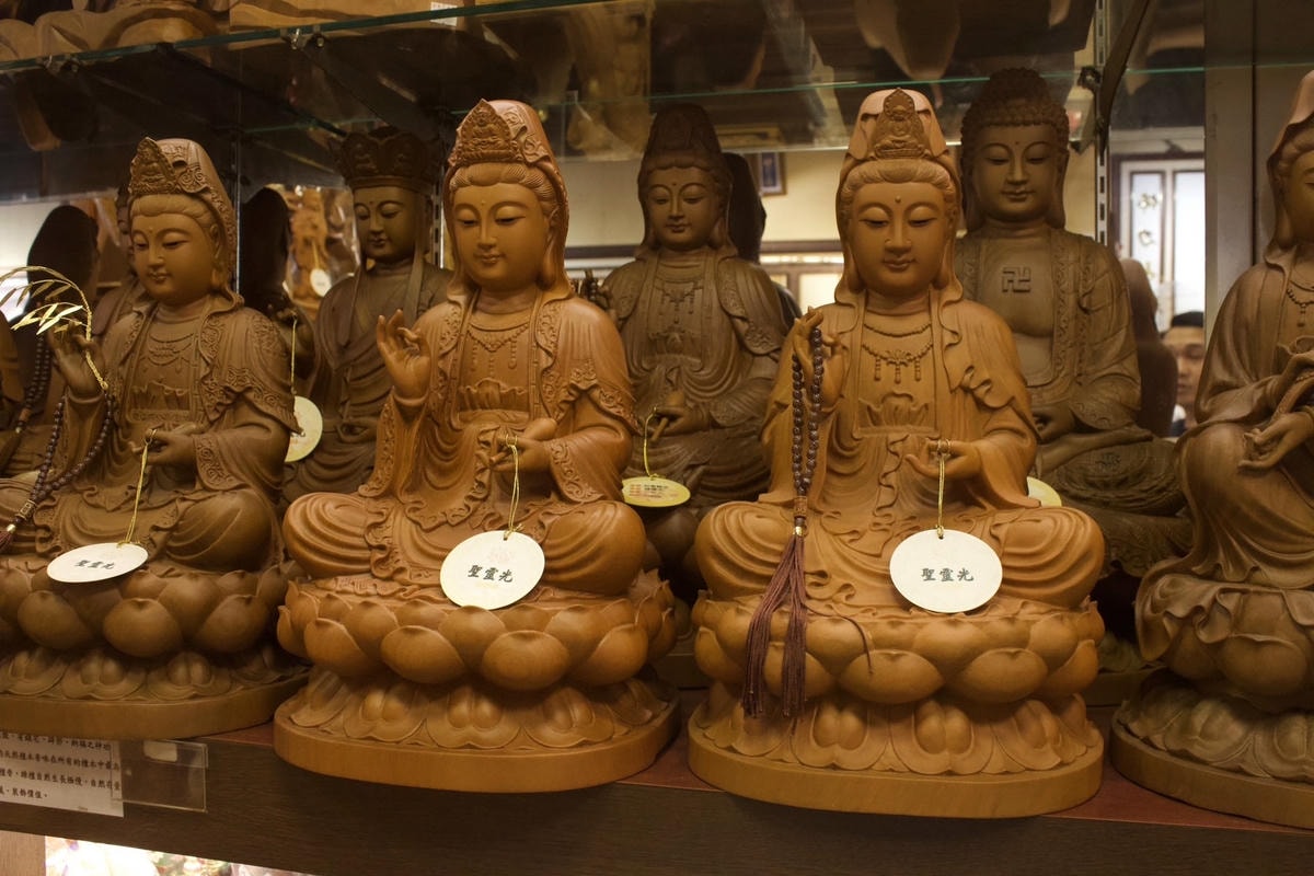 [ 佛具推薦 ] 聖靈光佛具 台北老字號佛具店推薦 神