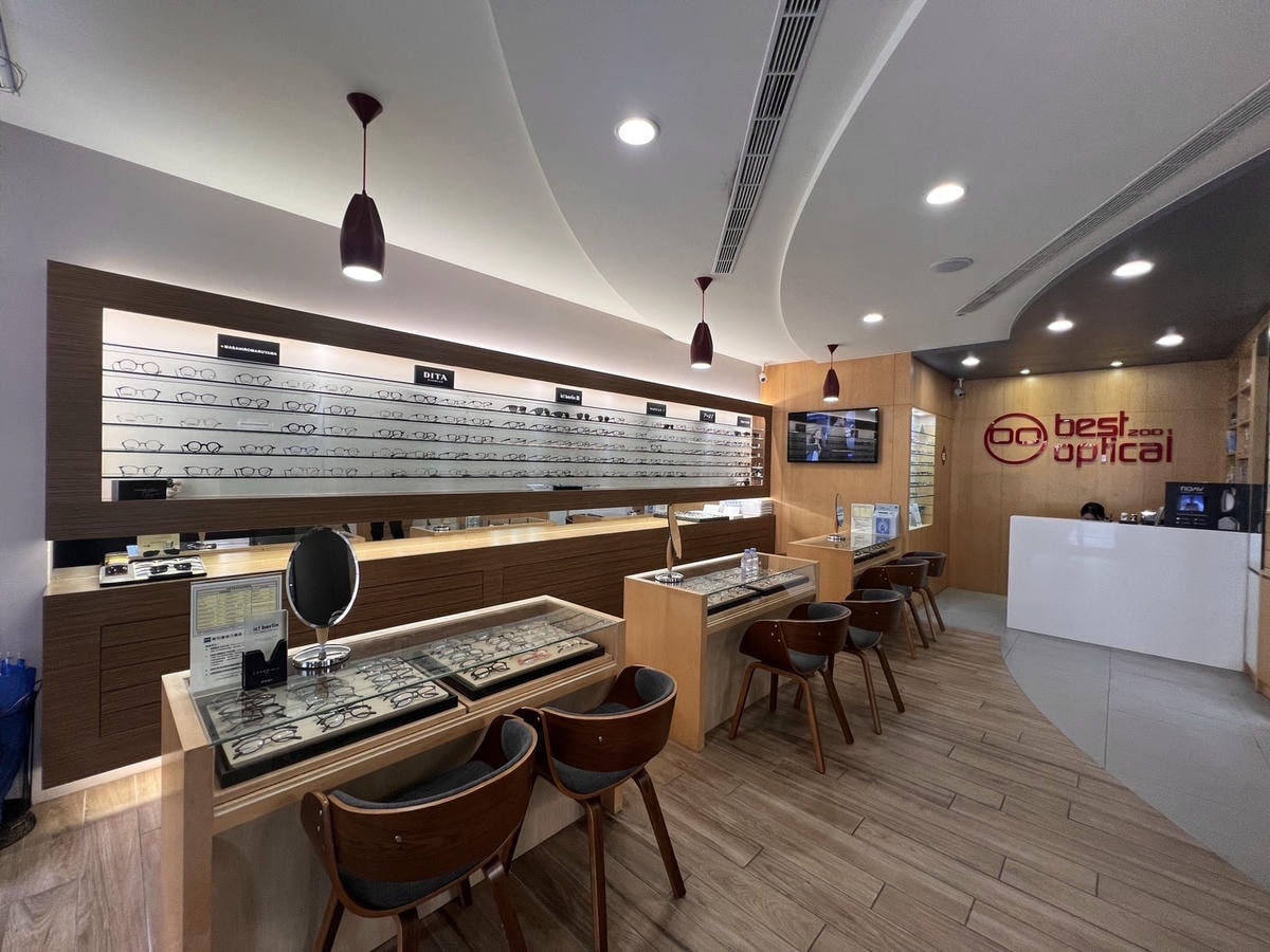 [ 眼鏡店分享 ] 百視特專業眼鏡中山門市 蔡司優視力專家 