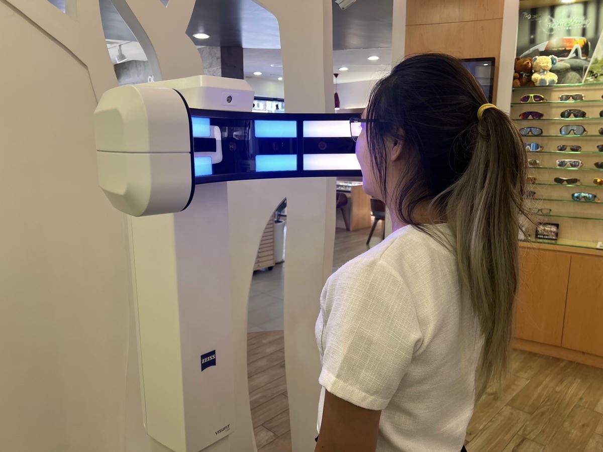 [ 眼鏡店分享 ] 百視特專業眼鏡中山門市 蔡司優視力專家 