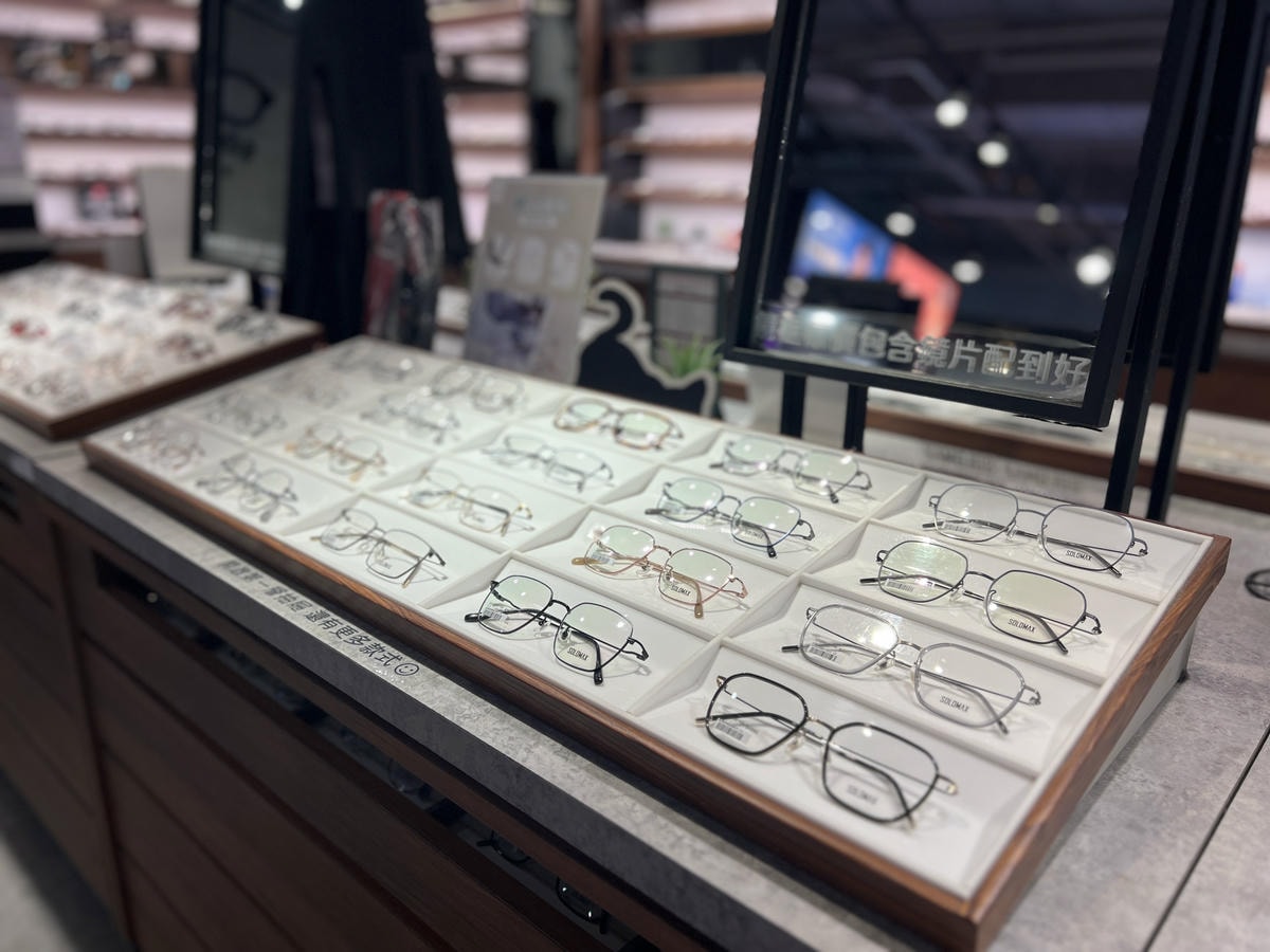 [ 眼鏡店分享 ] SOLO MAX快時尚眼鏡 誠品南西店 
