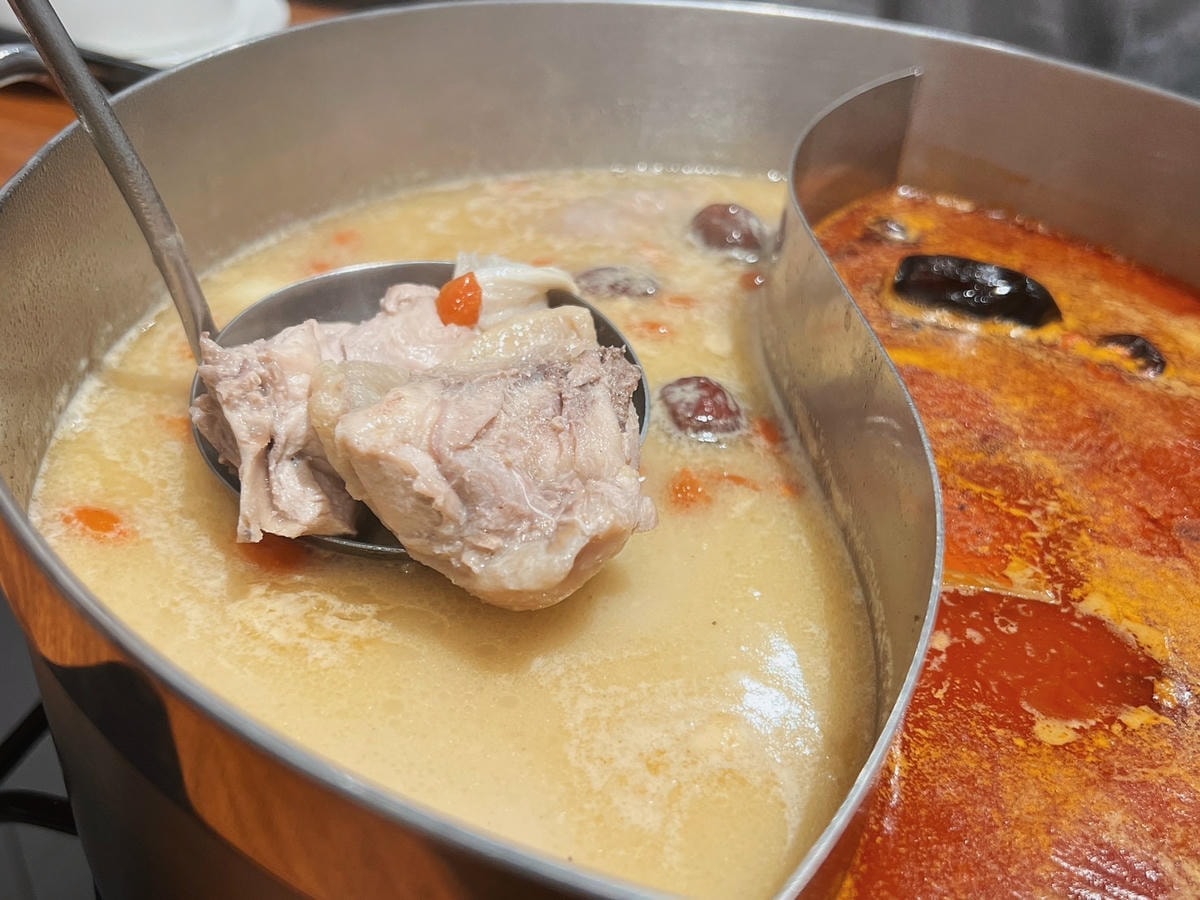 [ 桃園食記 ] 蒸煮流胡椒豬肚雞鍋桃園好喝胡椒豬肚雞推薦