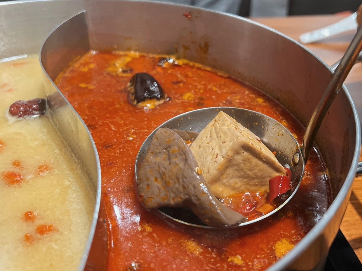 [ 桃園食記 ] 蒸煮流胡椒豬肚雞鍋桃園好喝胡椒豬肚雞推薦