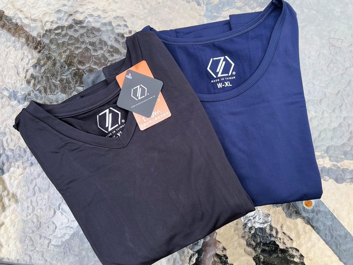 [ 發熱衣分享 ] check2check 暖機能輕絨發熱衣