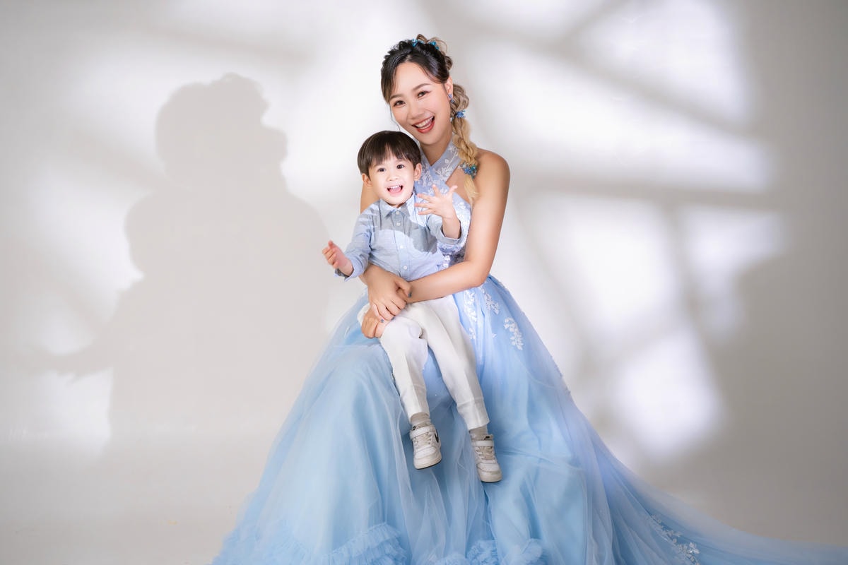 [ 全家福攝影 ]棚拍全家福比外拍更精彩,快樂拍親子寫真的一