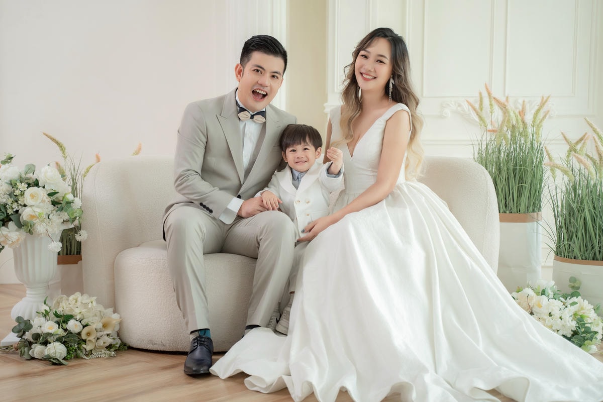 [ 全家福攝影 ]棚拍全家福比外拍更精彩,快樂拍親子寫真的一