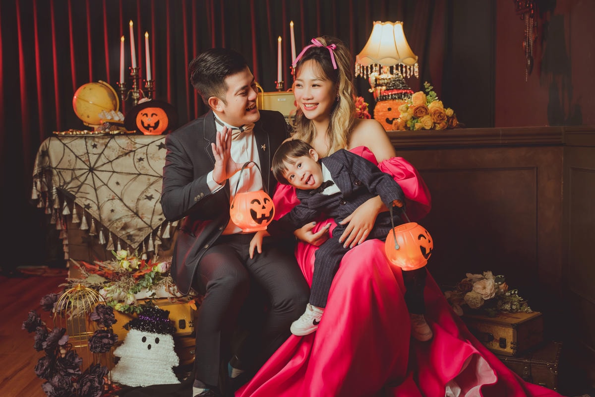 [ 全家福攝影 ]棚拍全家福比外拍更精彩,快樂拍親子寫真的一