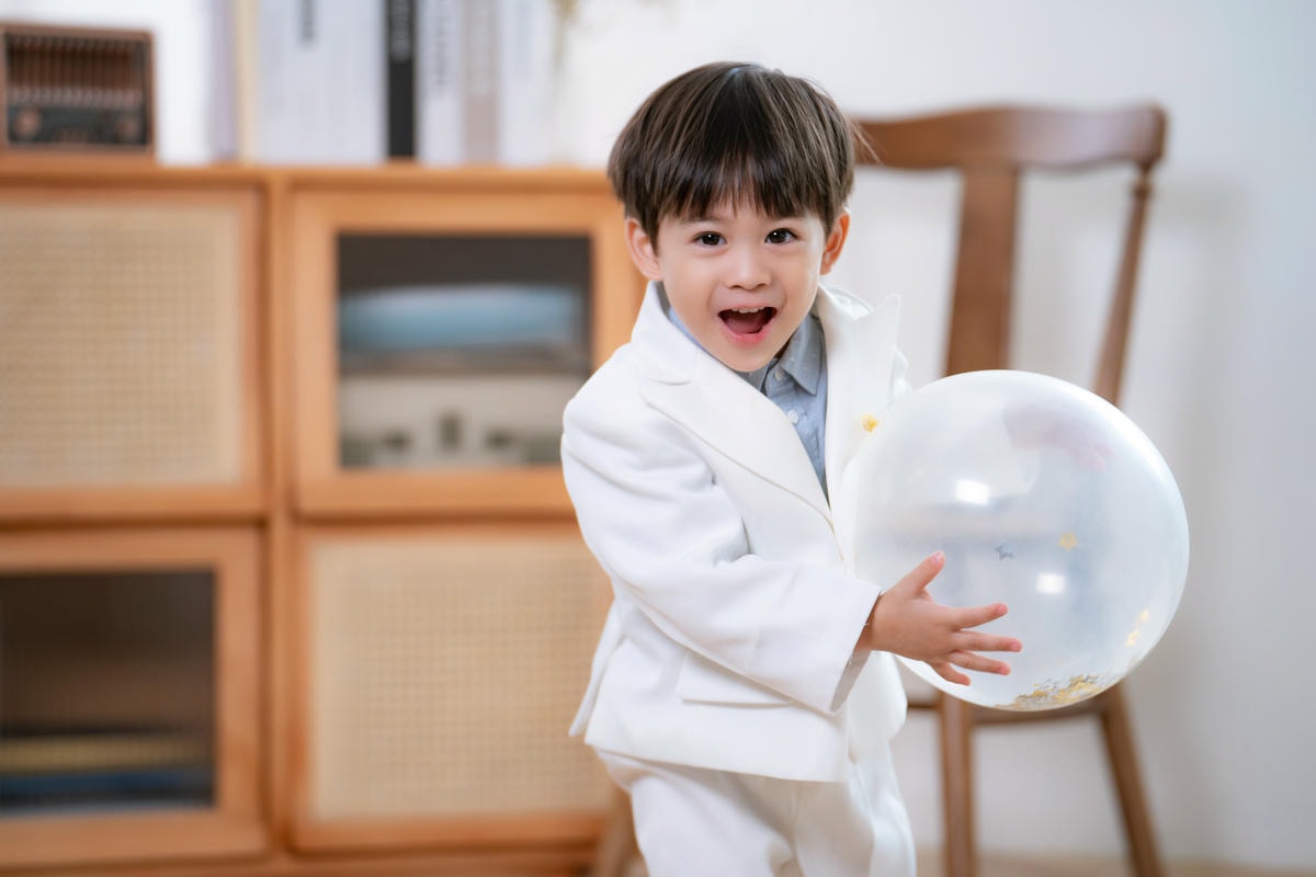 [ 全家福攝影 ]棚拍全家福比外拍更精彩,快樂拍親子寫真的一