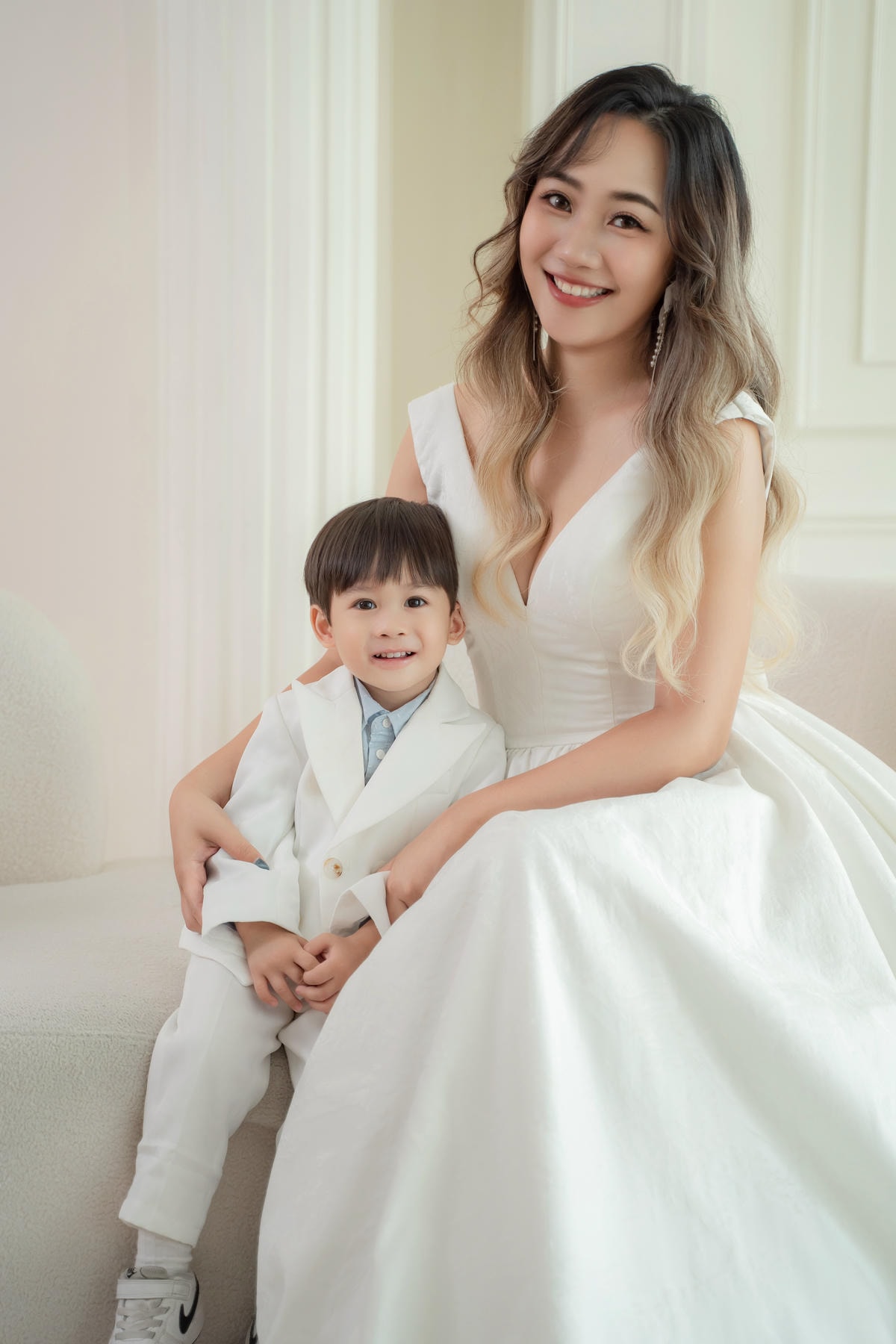 [ 全家福攝影 ]棚拍全家福比外拍更精彩,快樂拍親子寫真的一