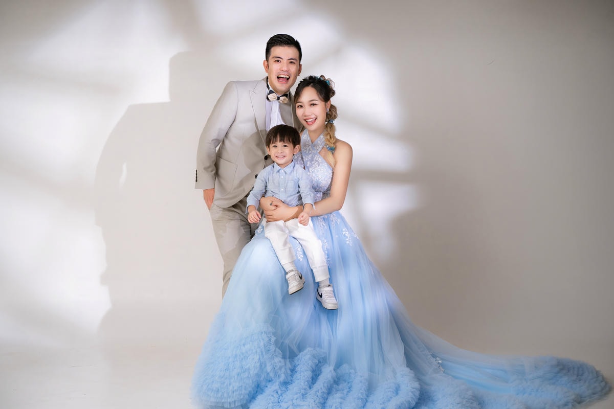 [ 全家福攝影 ]棚拍全家福比外拍更精彩,快樂拍親子寫真的一