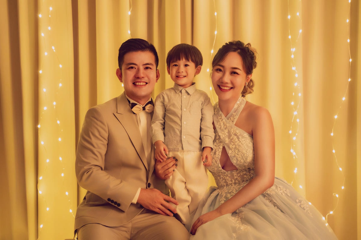 [ 全家福攝影 ]棚拍全家福比外拍更精彩,快樂拍親子寫真的一