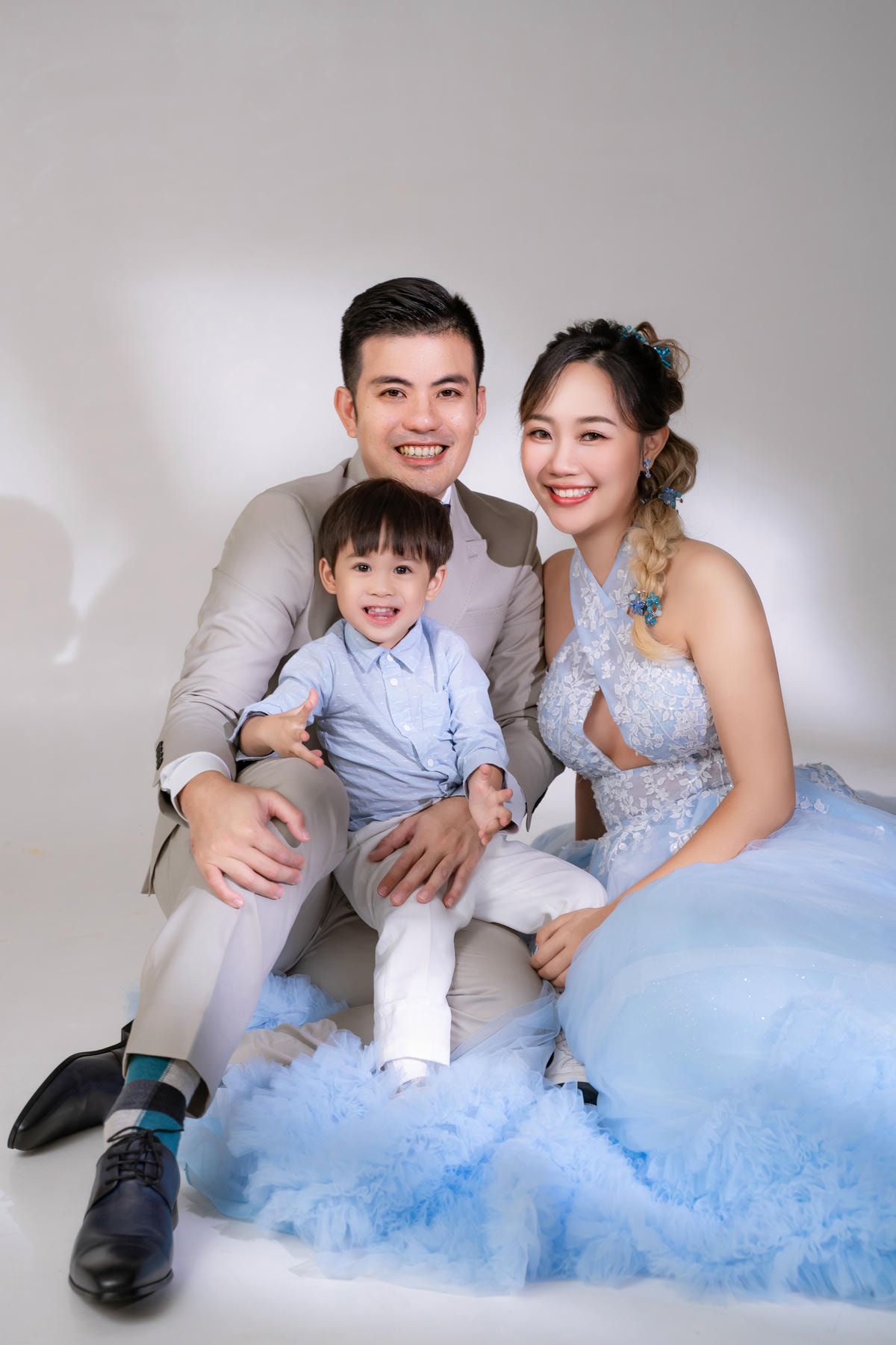 [ 全家福攝影 ]棚拍全家福比外拍更精彩,快樂拍親子寫真的一