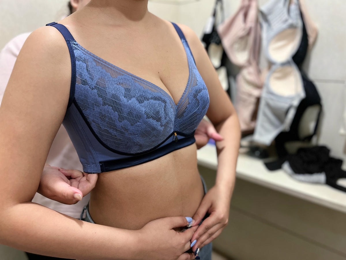 [ 內衣分享 ] 告別走鐘胸型!妮妮內衣門市試穿心得:一對一