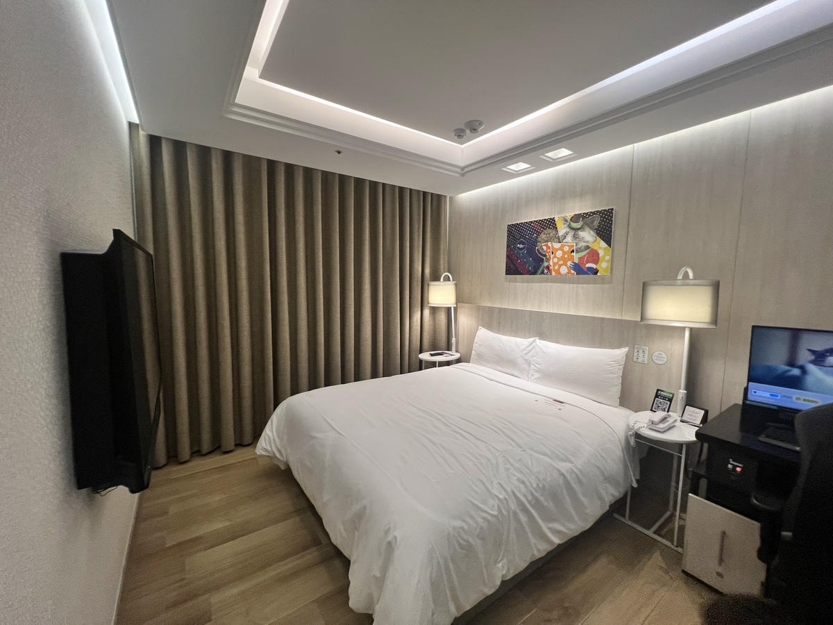 [ 桃園住宿 ] i hotel電競時租旅館 近桃園機場捷