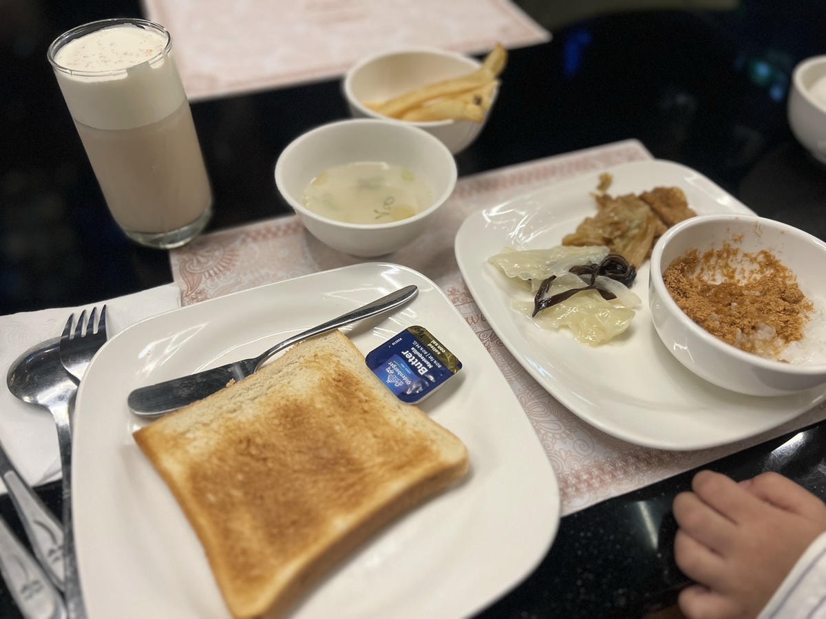 [ 桃園住宿 ] i hotel電競時租旅館 近桃園機場捷