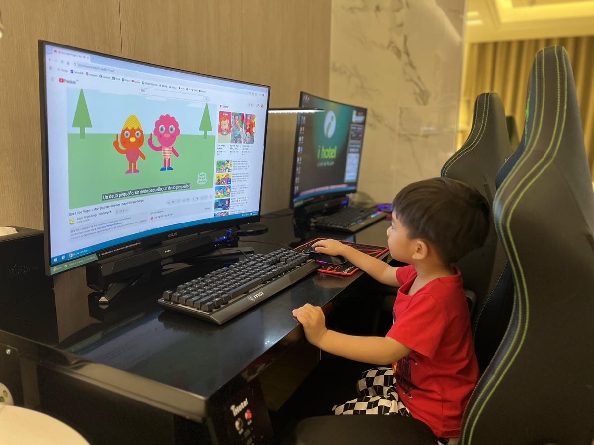 [ 桃園住宿 ] i hotel電競時租旅館 近桃園機場捷