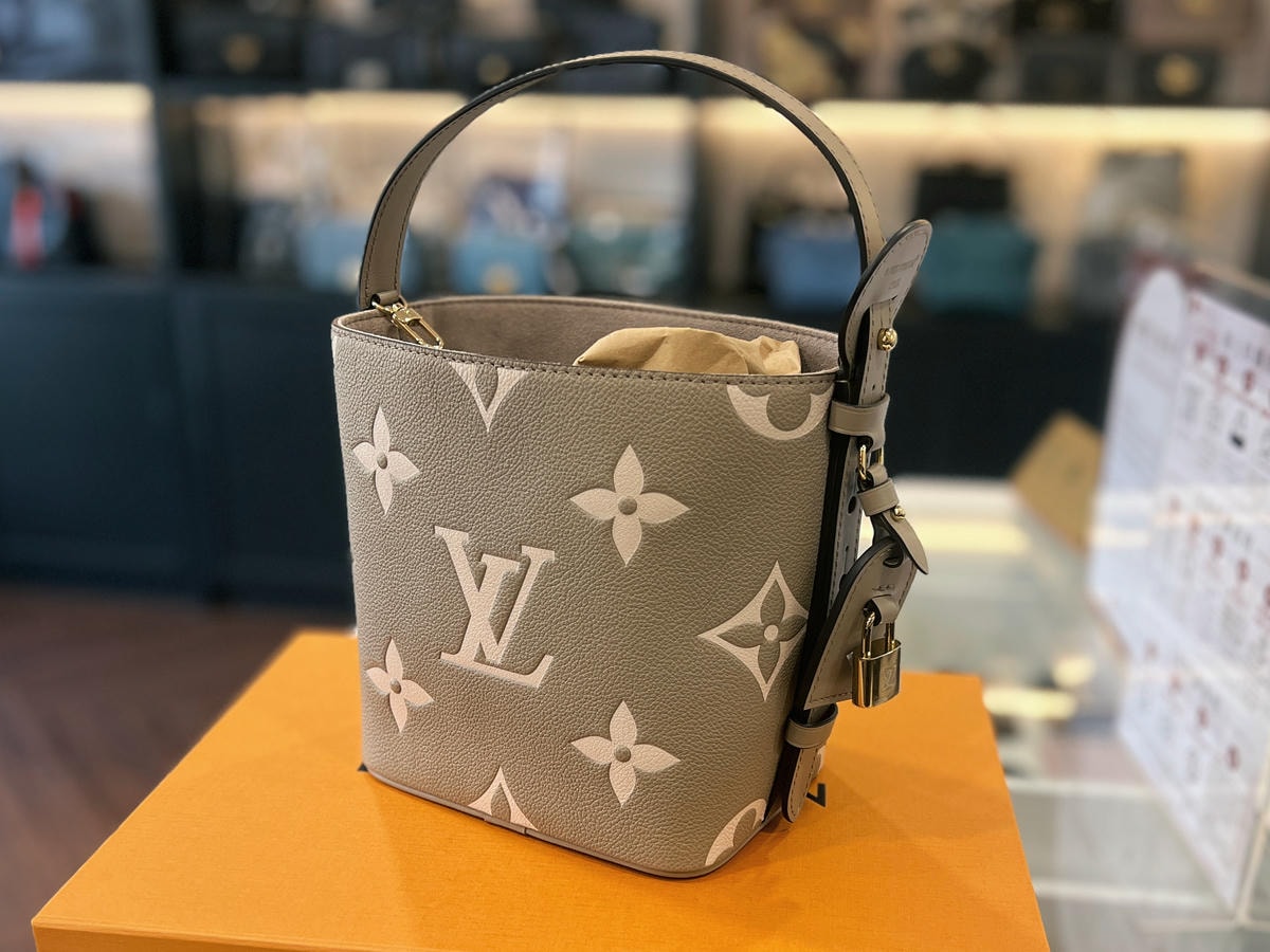 [ 二手精品店開箱 ] REBUY 蕊桃園二手精品推薦估