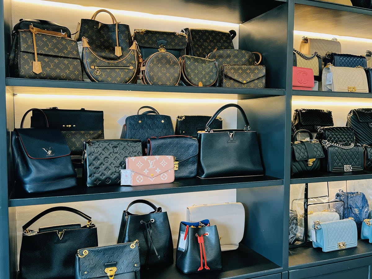 [ 二手精品店開箱 ] REBUY 蕊桃園二手精品推薦估