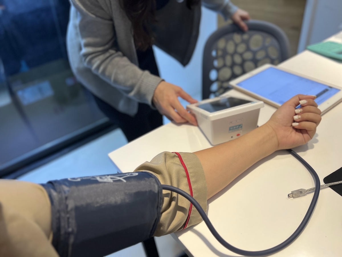 [植眉推薦]DCDC生髮診所朱冠州醫師眉毛稀疏救星!第三代