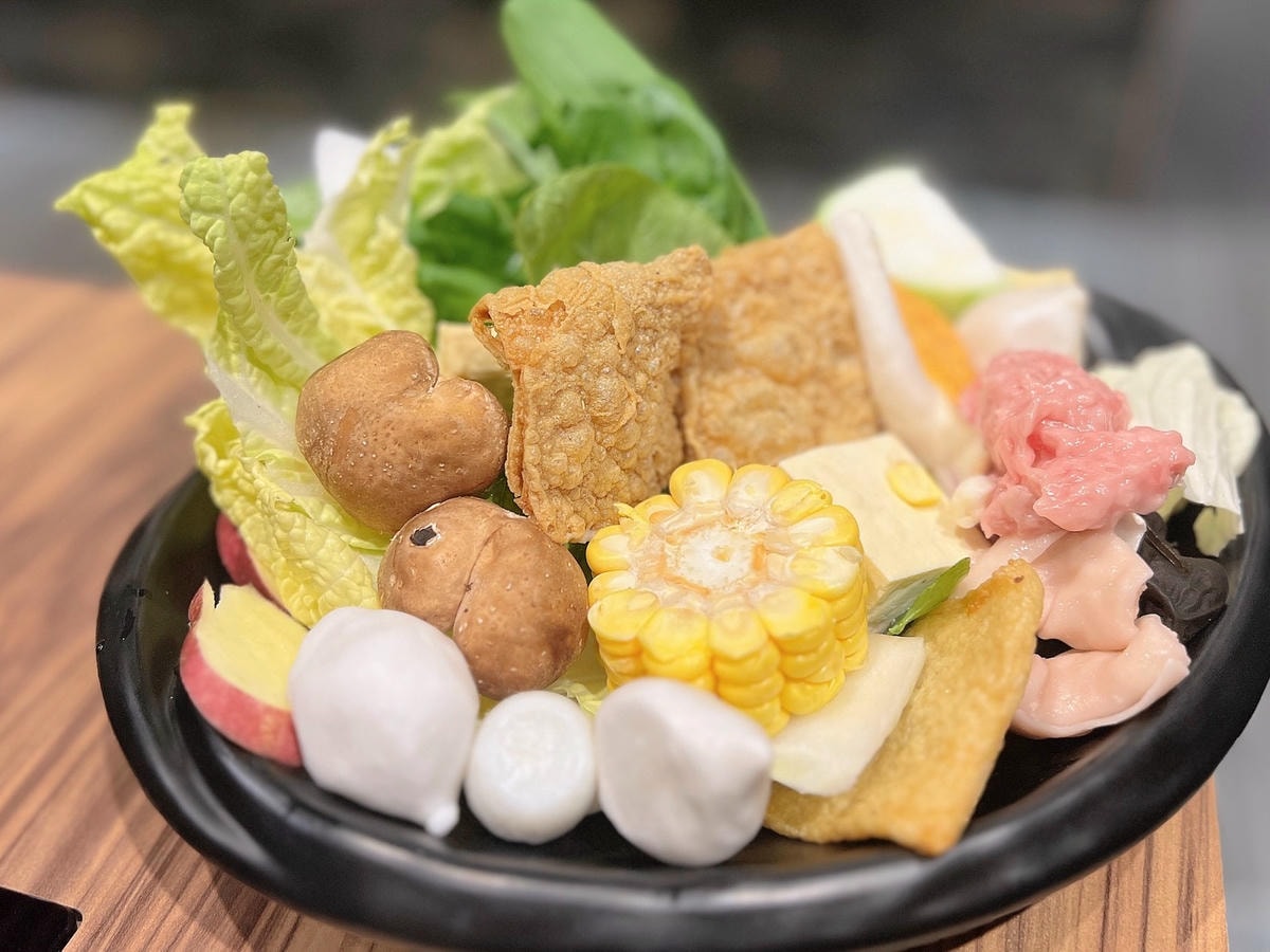 [ 桃園食記 ] 十二段鍋物堂中壢店自助吧新鮮蔬食最低29