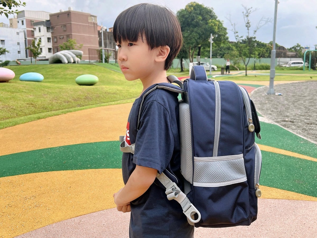 [ 護脊書包推薦 ] impact怡寶 momo 蜘