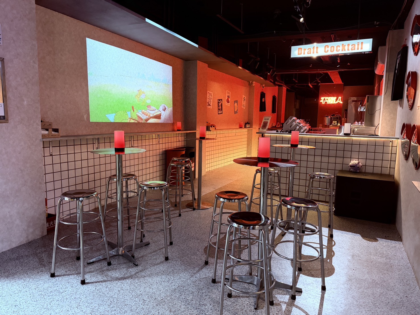 [ 桃園酒吧 ] 不醒人室 x SLAP! 中壢立飲式酒吧開箱 互動式KTV超好玩~大E人聚集地