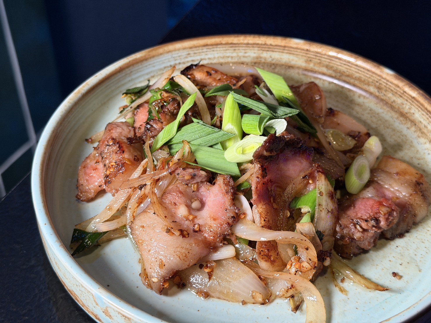 [ 桃園酒吧 ] 不醒人室 x SLAP! 中壢立飲式酒吧開箱 互動式KTV超好玩~大E人聚集地