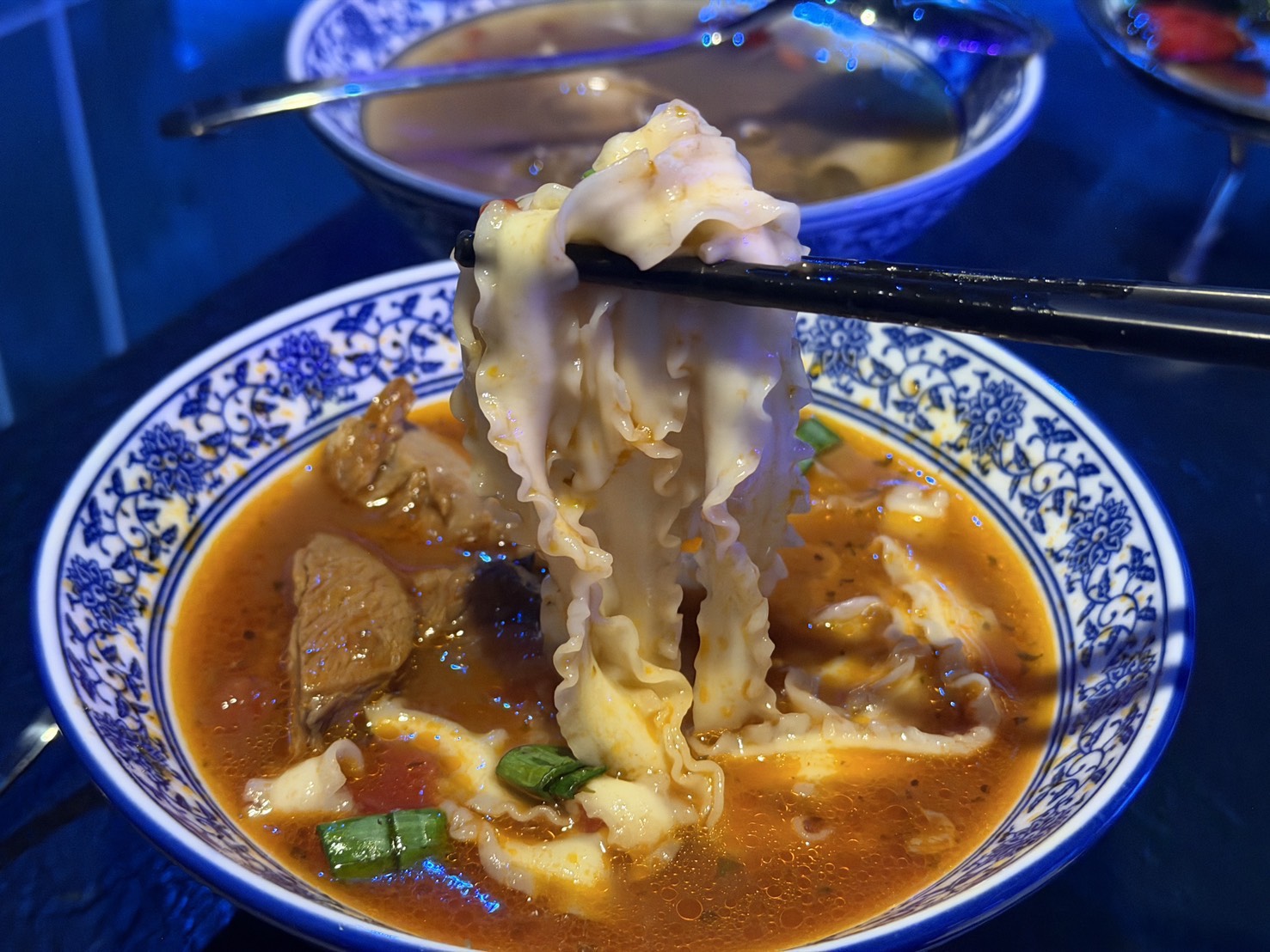 [ 桃園酒吧 ] 不醒人室 x SLAP! 中壢立飲式酒吧開箱 互動式KTV超好玩~大E人聚集地