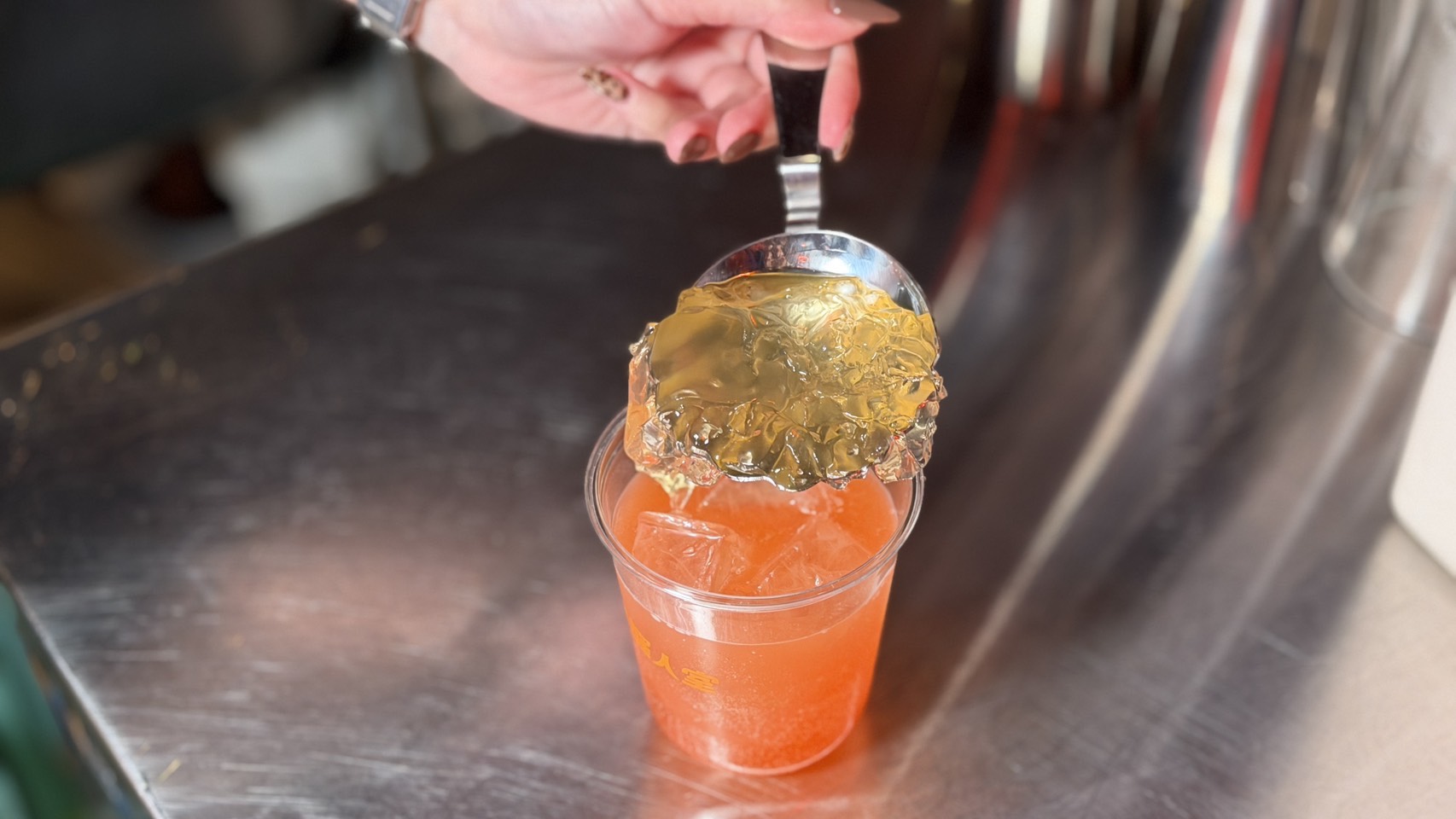 [ 桃園酒吧 ] 不醒人室 x SLAP! 中壢立飲式酒吧開箱 互動式KTV超好玩~大E人聚集地