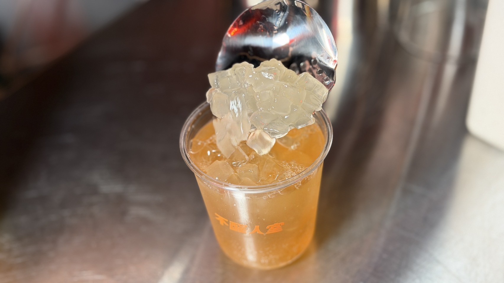 [ 桃園酒吧 ] 不醒人室 x SLAP! 中壢立飲式酒吧開箱 互動式KTV超好玩~大E人聚集地