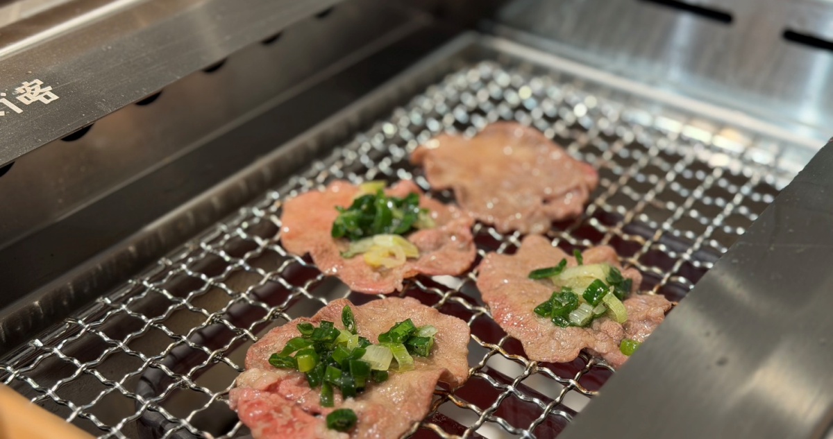 [ 桃園食記 ] 燒肉來1喀青埔大全聯店 ｜荖子鍋餐飲集團個人燒肉套餐一人也能烤 ｜青埔燒肉新選擇