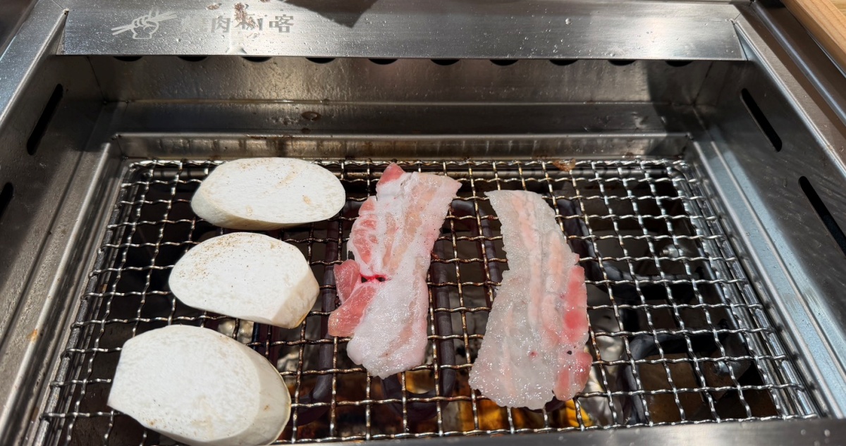 [ 桃園食記 ] 燒肉來1喀青埔大全聯店 ｜荖子鍋餐飲集團個人燒肉套餐一人也能烤 ｜青埔燒肉新選擇