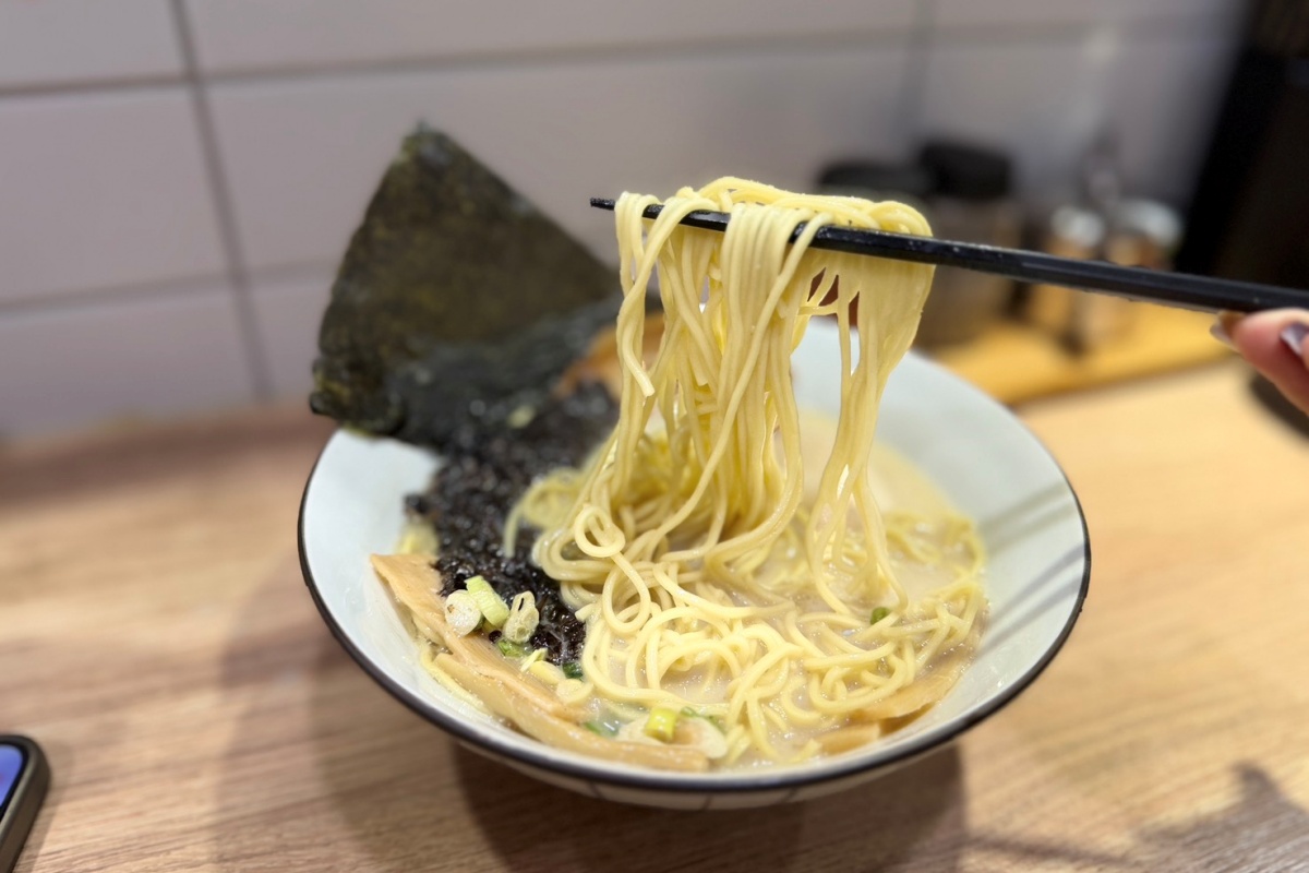 [ 桃園食記 ] 拉麵一澍龍潭店 龜山人氣拉麵插旗！龍潭中正路餐廳高 CP 值濃郁湯頭，內用免費加麵