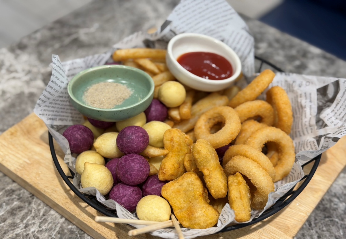 [ 桃園食記 ] 茶自點複合式餐飲中正店 桃園老字號平日不限時餐廳 ，桃園聚會餐廳分享