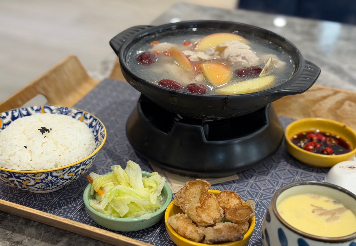 [ 桃園食記 ] 茶自點複合式餐飲中正店 桃園老字號平日不限時餐廳 ，桃園聚會餐廳分享