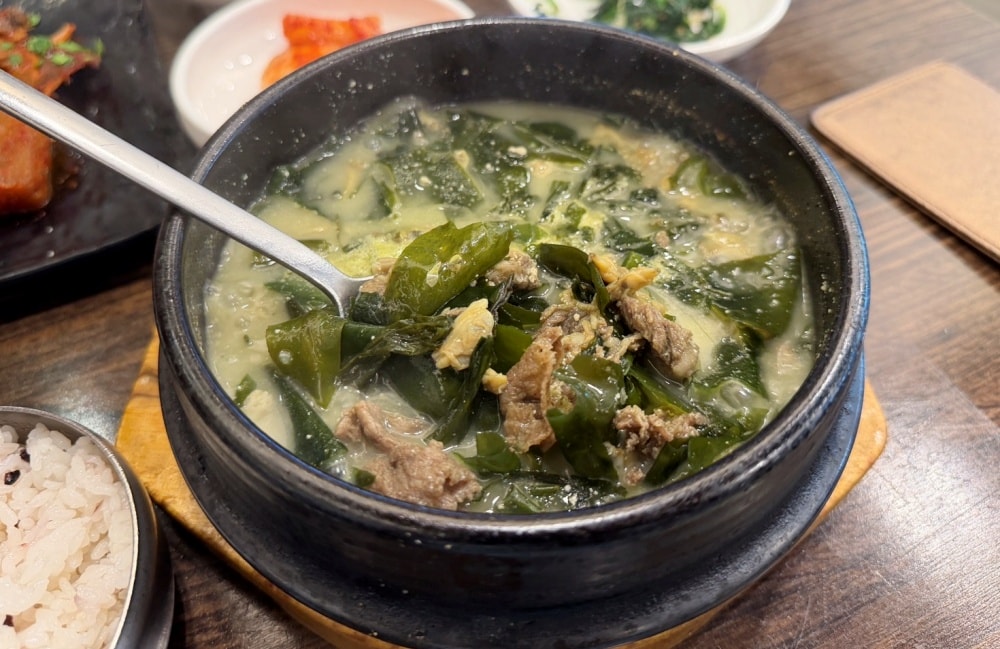 [ 釜山食記 ] 가연장 미역국정찬 海帶湯飯 | 海岸列車松亭餐廳 | 釜山當地人必吃隱藏版美食 | 松亭餐廳