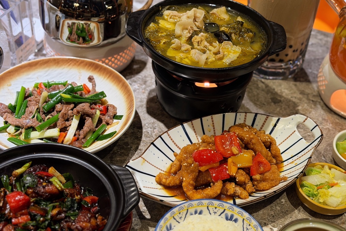 ［桃園食記］茶自點環球桃園A8店 |  桃園龜山林口聚餐餐廳分享林口聚餐餐廳推薦，長庚商圈人氣簡餐餐廳，平日不限時免費WIFI插座洽公首選餐廳