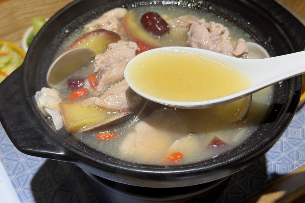 ［桃園食記］茶自點環球桃園A8店 |  桃園龜山林口聚餐餐廳分享林口聚餐餐廳推薦，長庚商圈人氣簡餐餐廳，平日不限時免費WIFI插座洽公首選餐廳