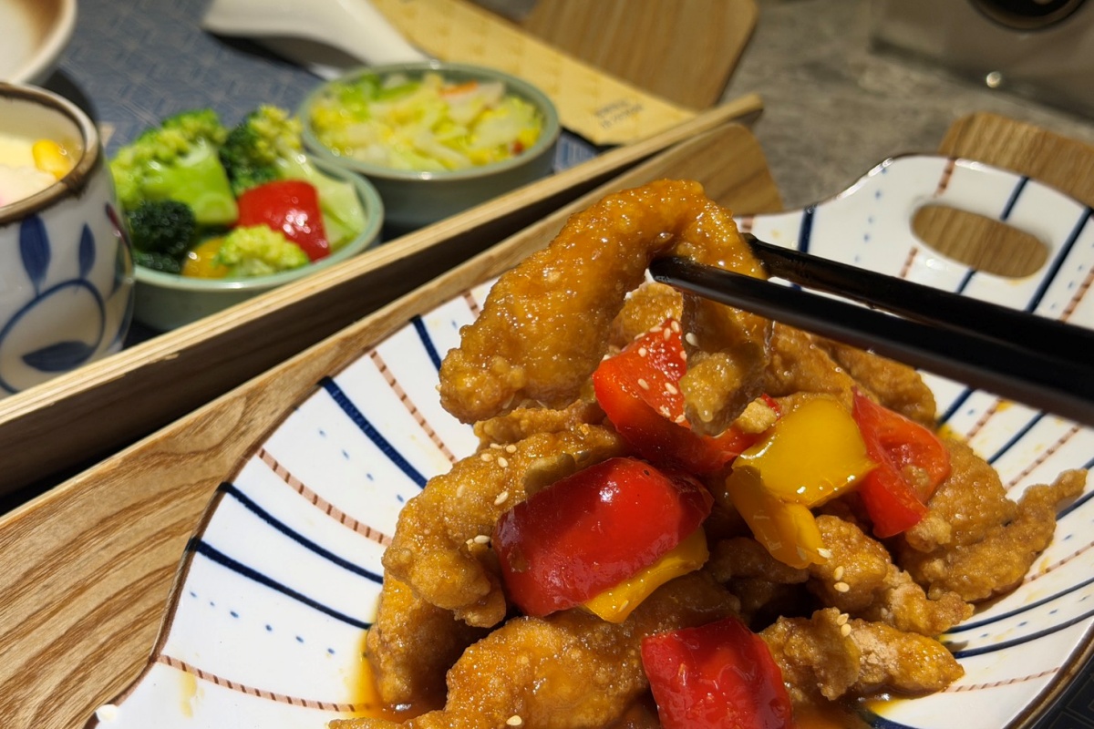 ［桃園食記］茶自點環球桃園A8店 |  桃園龜山林口聚餐餐廳分享林口聚餐餐廳推薦，長庚商圈人氣簡餐餐廳，平日不限時免費WIFI插座洽公首選餐廳