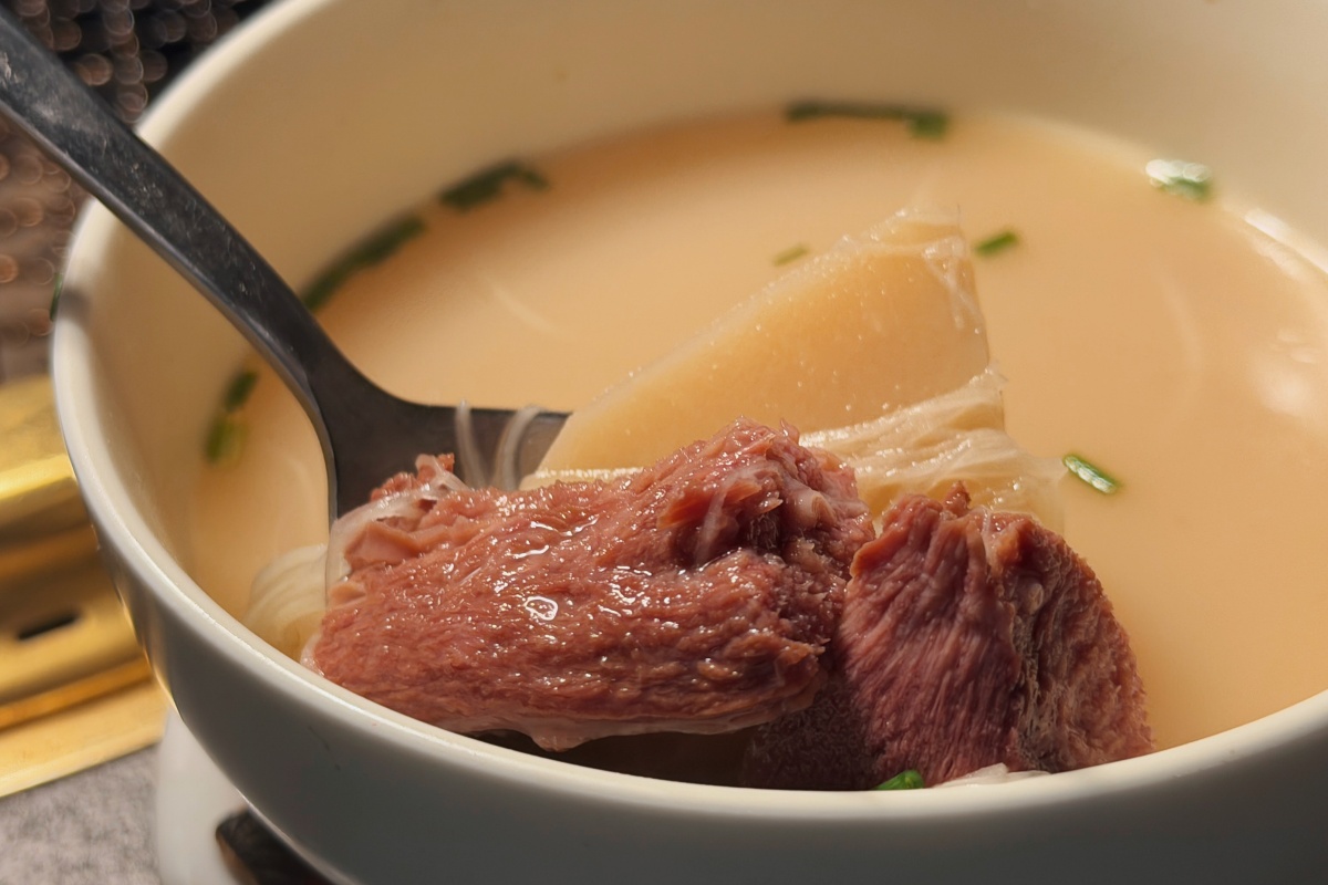 京燒肉｜台中燒肉推薦，人均1500元起爽吃A5和牛！魚子醬、海膽一上桌直接驚艷全場