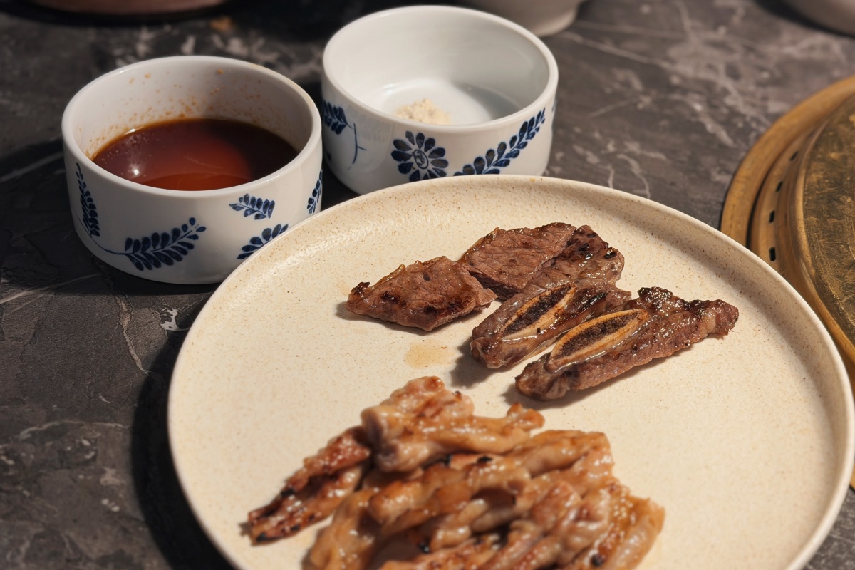 京燒肉｜台中燒肉推薦，人均1500元起爽吃A5和牛！魚子醬、海膽一上桌直接驚艷全場