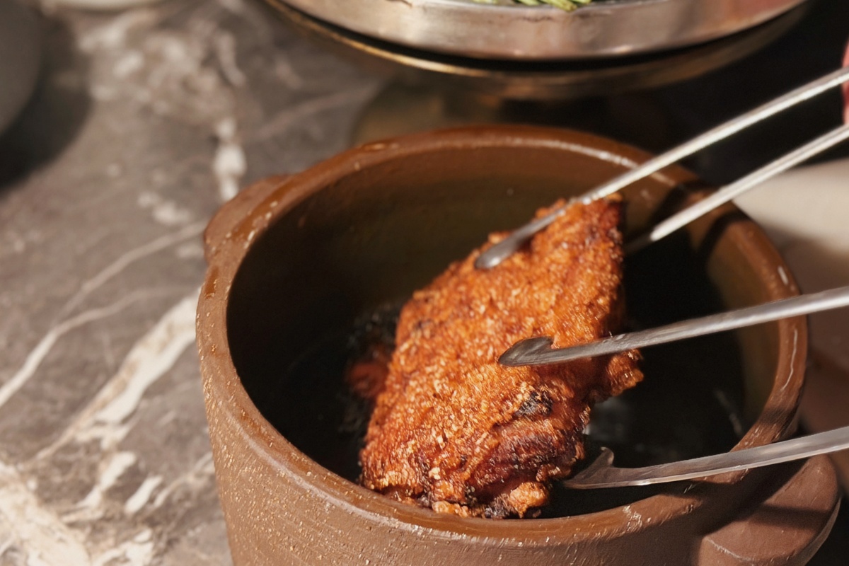 京燒肉｜台中燒肉推薦，人均1500元起爽吃A5和牛！魚子醬、海膽一上桌直接驚艷全場