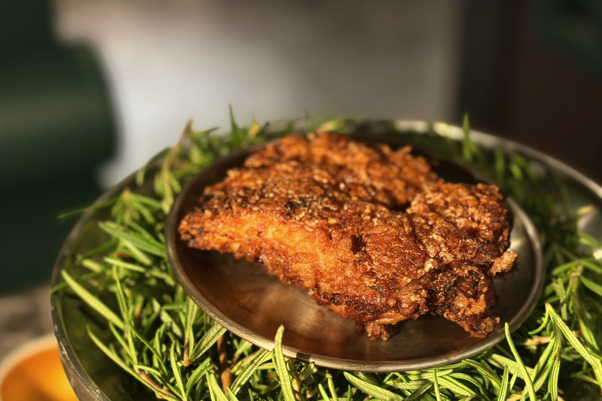 京燒肉｜台中燒肉推薦，人均1500元起爽吃A5和牛！魚子醬、海膽一上桌直接驚艷全場