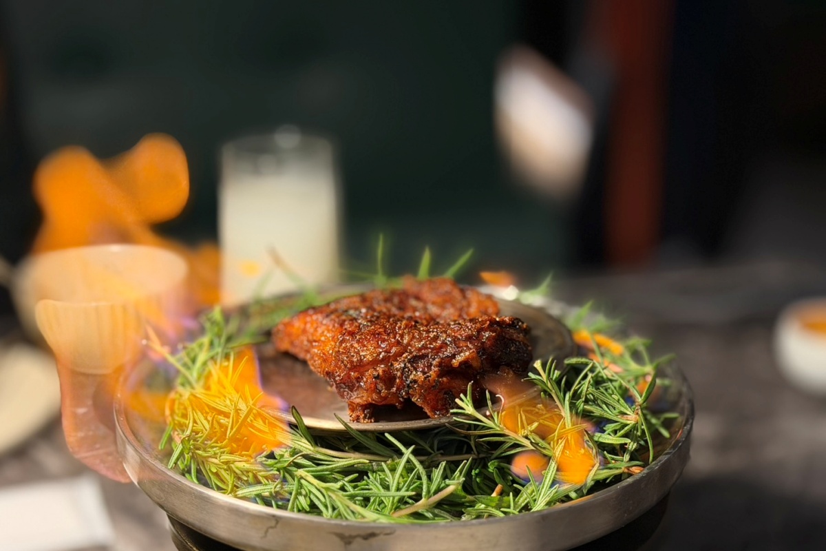 京燒肉｜台中燒肉推薦，人均1500元起爽吃A5和牛！魚子醬、海膽一上桌直接驚艷全場