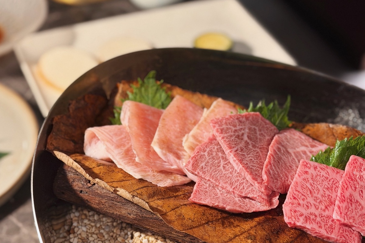 京燒肉｜台中燒肉推薦，人均1500元起爽吃A5和牛！魚子醬、海膽一上桌直接驚艷全場